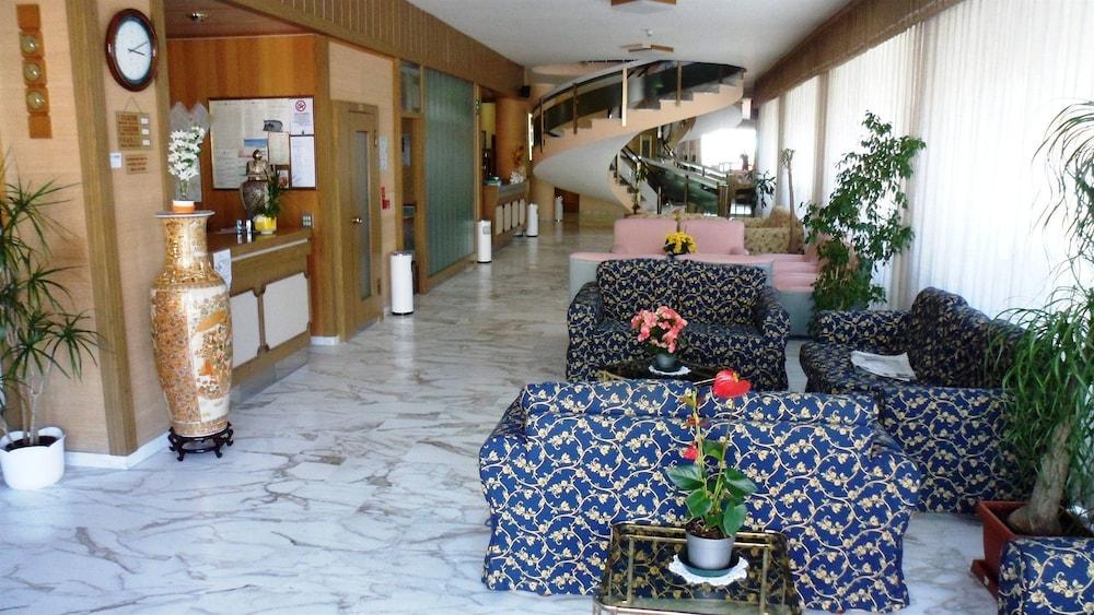 Hotel Reali 3*