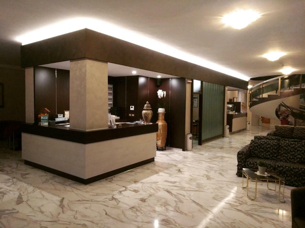 Hotel Reali 3*